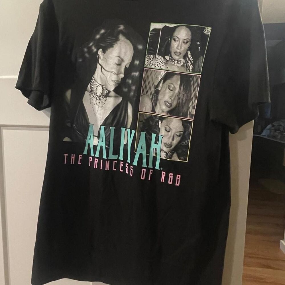 Aaliyah's Women's multi T-shirt
